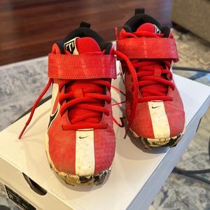 Force trout baseball shoes size 3.5